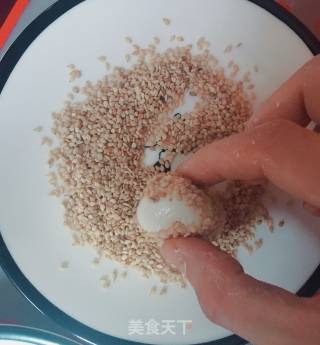 芝麻麻球的做法步骤：5