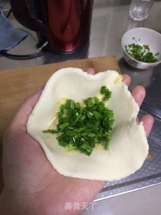 香葱饼的做法步骤：3