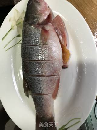 清蒸鲈鱼的做法步骤：4