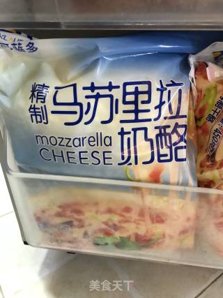 榴莲披萨的做法步骤：1