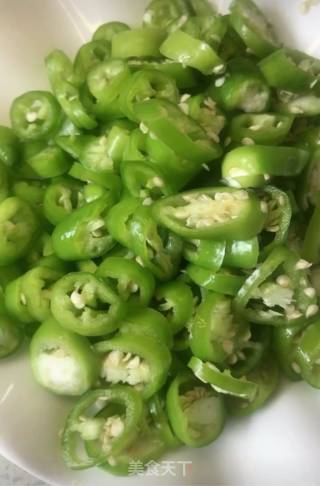 杭椒炒肉末的做法步骤：2