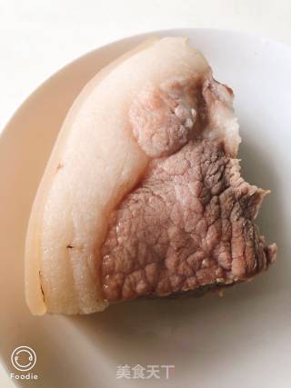 回锅肉的做法步骤：1