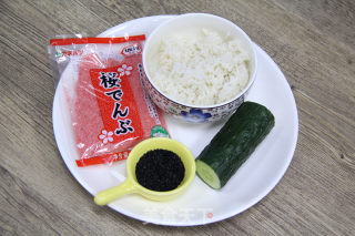 草莓饭团的做法步骤：1