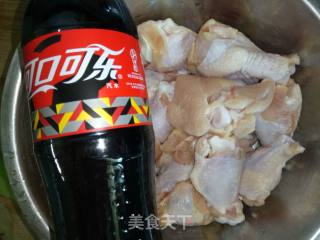 懒人版可乐鸡翅根的做法步骤：2