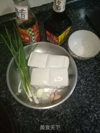 红烧豆腐的做法步骤：1