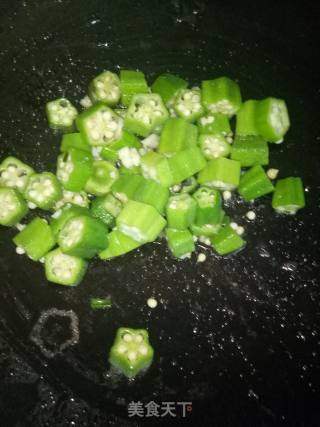 秋葵炒鸡蛋的做法步骤：5