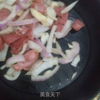 黑椒肠炒洋葱的做法步骤：7
