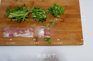 培根香菜卷的做法步骤：4