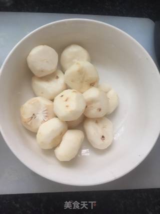 马蹄糯玉米排骨汤的做法步骤：3