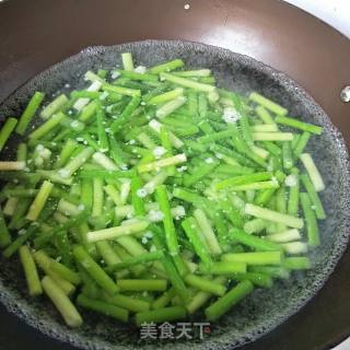 蒜薹炒腊肉的做法步骤：6