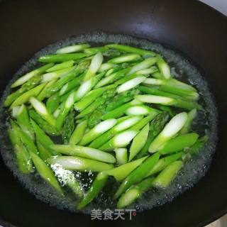 芦笋炒肉片的做法步骤：8