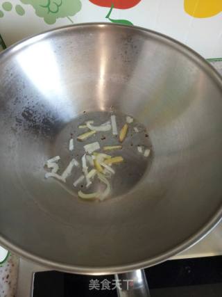 黄瓜炒白玉菇的做法步骤：7