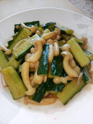 黄瓜炒白玉菇的做法步骤：11