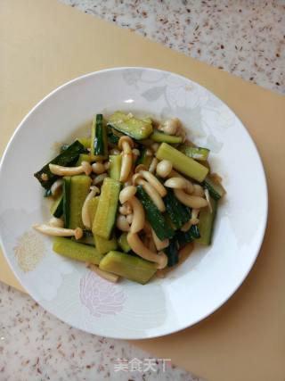 黄瓜炒白玉菇的做法步骤：12