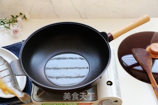 黄鱼炖豆腐的做法步骤：3