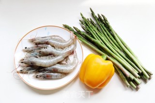 芦笋虾仁的做法步骤：1