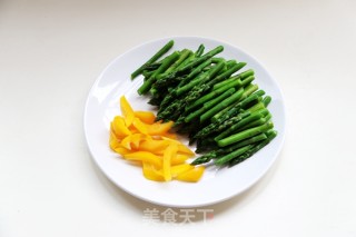 芦笋虾仁的做法步骤：3