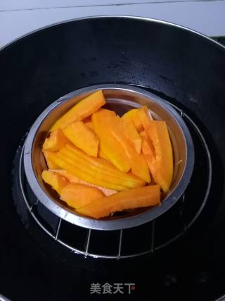 南瓜球的做法步骤：1