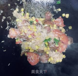 玉米腊肠焖饭的做法步骤：3