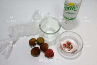 荔枝樱花特饮的做法步骤：1