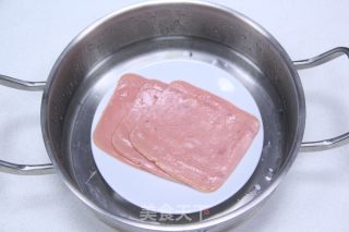 培养宝宝动手能力，玩转小猪饭团的做法步骤：2