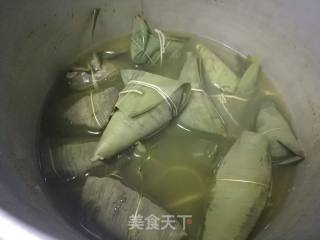 花生红枣粽的做法步骤：16