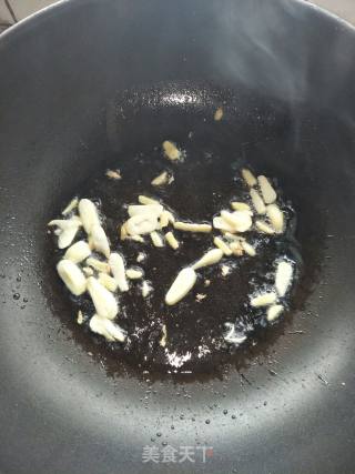 酸菜粉条汤的做法步骤：2
