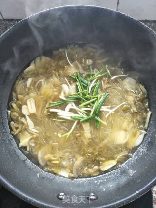 酸菜粉条汤的做法步骤：6