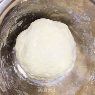 三鲜馅饼的做法步骤：1