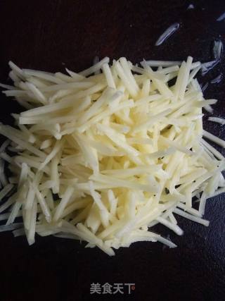 土豆丝炒豆腐干的做法步骤：4