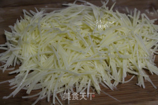 土豆丝饼的做法步骤：2