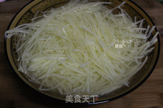 土豆丝饼的做法步骤：3