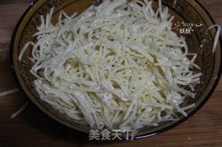 土豆丝饼的做法步骤：5