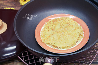 土豆丝饼的做法步骤：9