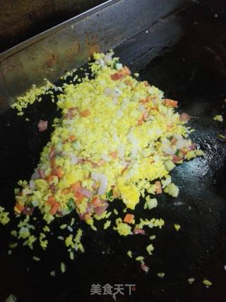 黄金虾仁炒饭的做法步骤：3