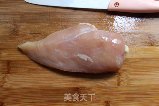 蒜煎鸡胸肉的做法步骤：1