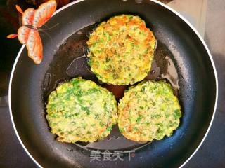 小白菜鸡蛋饼的做法步骤：9