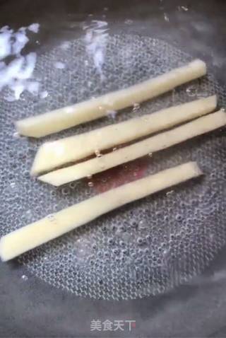 自制美味薯条的做法步骤：2