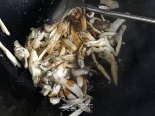 手撕杏鲍菇的做法步骤：6