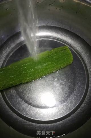 蜂蜜香蕉苦瓜的做法步骤：3
