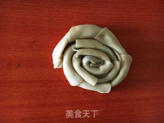 饺子皮葱香饼的做法步骤：8