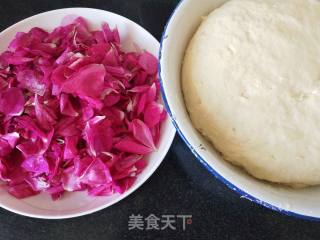 野玫瑰花花卷的做法步骤：3
