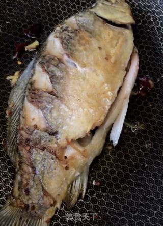 红烧鲫鱼的做法步骤：7