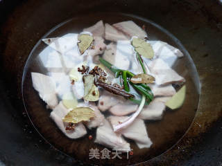 麻辣鸭翅的做法步骤：2