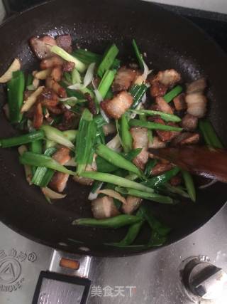 蒜苗炒肉的做法步骤：6