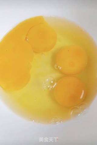 鸡蛋披萨的做法步骤：1