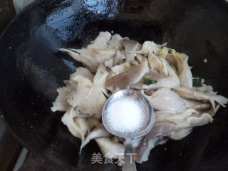 平菇炒黄瓜的做法步骤：5
