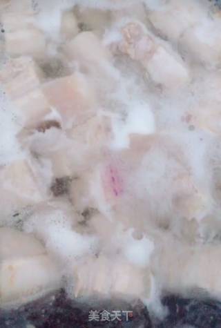 蜜汁五花肉的做法步骤：1