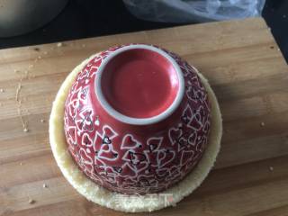 草莓慕斯蛋糕的做法步骤：2