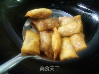 炸馄饨皮卷的做法步骤：11